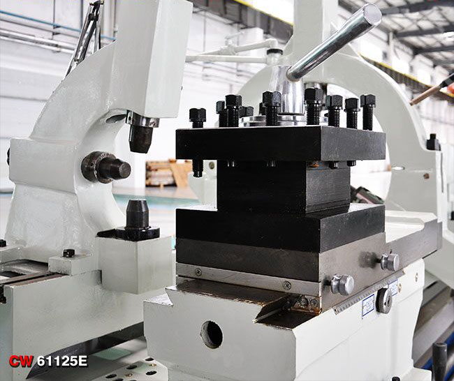 CW61125E High Precision Engine Metal Heavy Duty Lathe Machine (6) CW61125E High Precision Engine Metal Heavy Duty Lathe Machine (6)