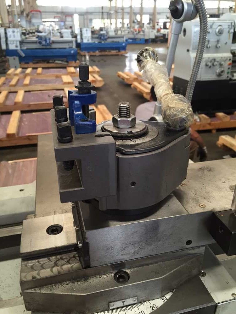 C6241 Horizontal Universal Metal Lathe Machine (5) C6241 Horizontal Universal Metal Lathe Machine (5)