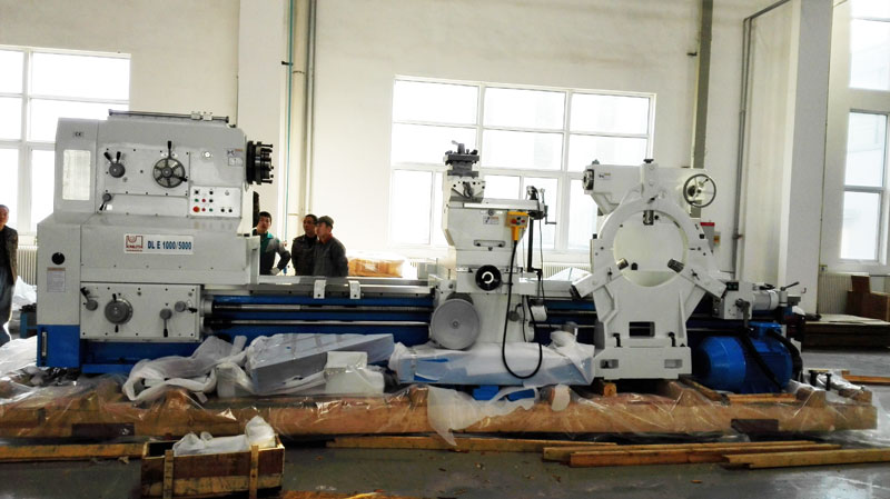 CW61200 Hot Sale Economic Horitional Large Sized Heavy Duty Lathe (2)