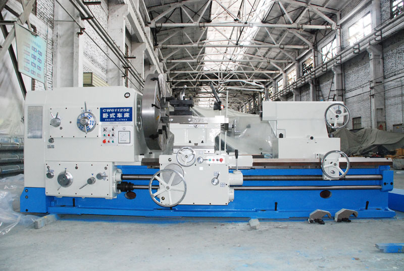 CW61125E High Precision Engine Metal Heavy Duty Lathe Machine