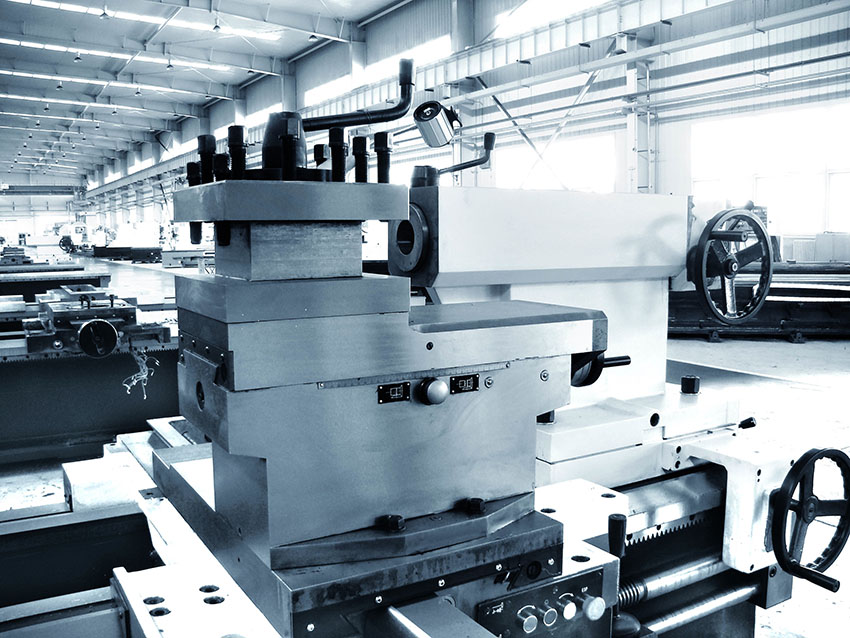 CW61100M; CW61125M; CW61140M; CW61160M Dalian DMTG Machine Tool Heavy Duty Manual Lathe Machine