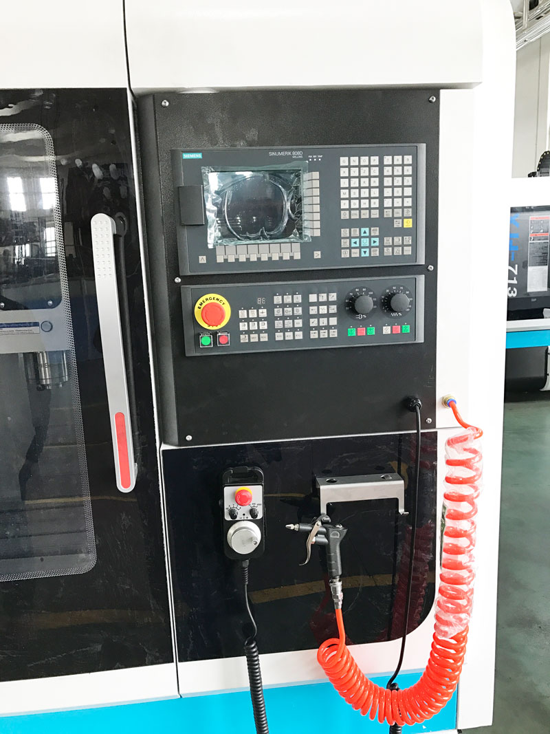 VMC1000 Automatic High Quality CNC Vertical Machining Center